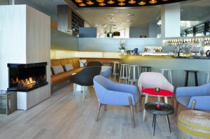 Courtyard-by-Marriott-Gdynia-Waterfront bar-main